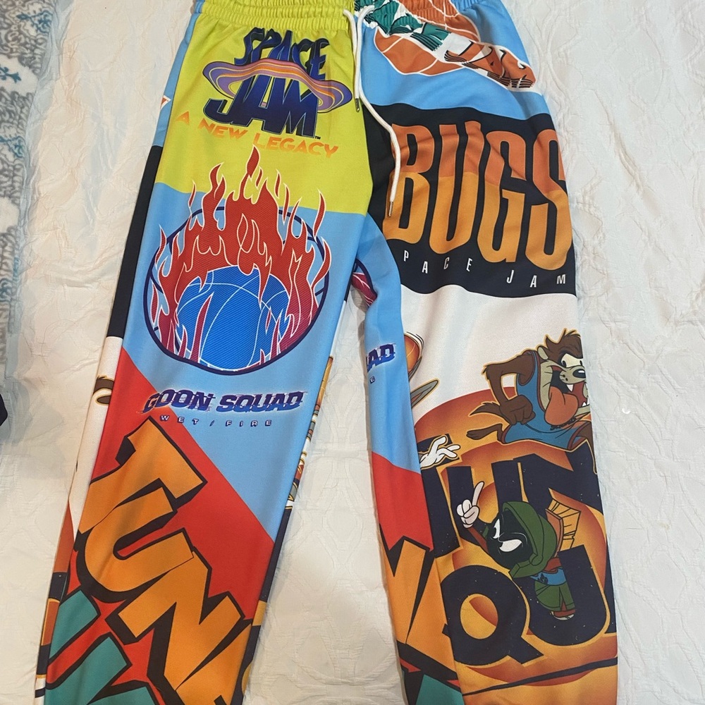 FOREVER 21 SPACE JAM TOON SQUAD JOGGER!